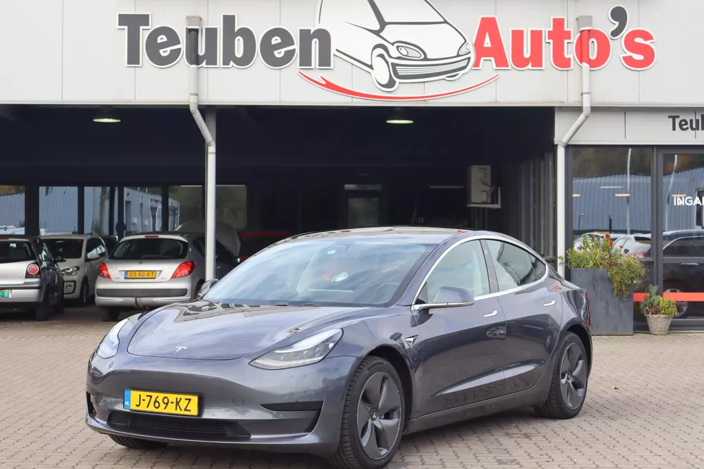 Tesla Model 3 Standard RWD Plus 60 kWh (&euro;14.864,- excl BTW), 90% SOH, Computer 3, 360 Camera, Autopilot, Trekhaak, Panoramadak