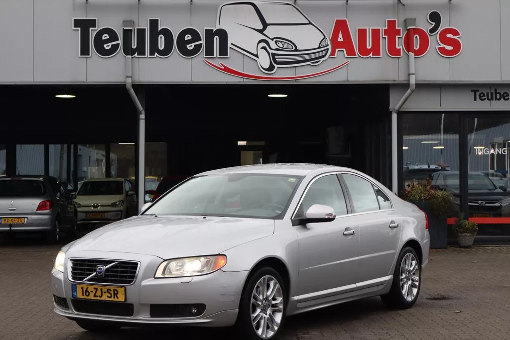 Volvo S80 2.4 D5 Summum Lederen interieur, Navigatie, Trekhaak, Climate control, Stoelverwarming, Cruise control