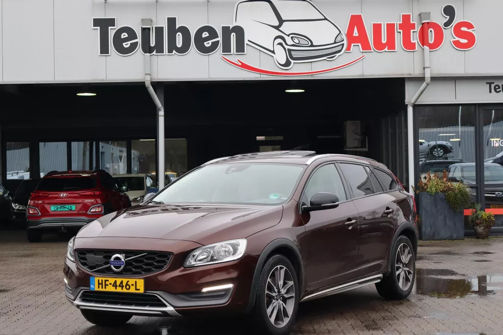 Volvo V60 Cross Country 2.0 D3 Summum Business Lederen interieur, Schuif- kanteldak, Cruise control, Navigatie, Voorstoelen en achterbank verwarmbaar
