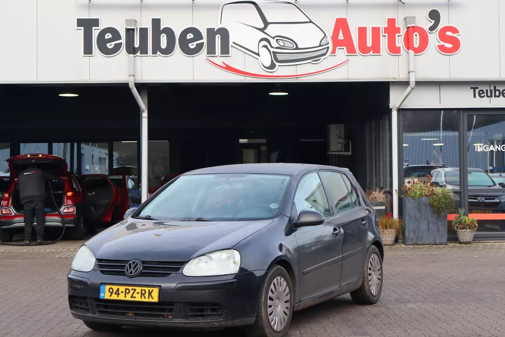 Volkswagen Golf 2.0 FSI Sportline Auto verliest koelvloeistof! Trekhaak, Elektrische ramen, Cruise control, Verliest koelvloeistof!
