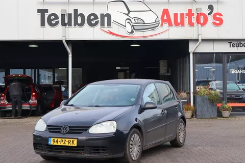 Volkswagen Golf 2.0 FSI Sportline Auto verliest koelvloeistof! Trekhaak, Elektrische ramen, Cruise control, Verliest koelvloeistof!