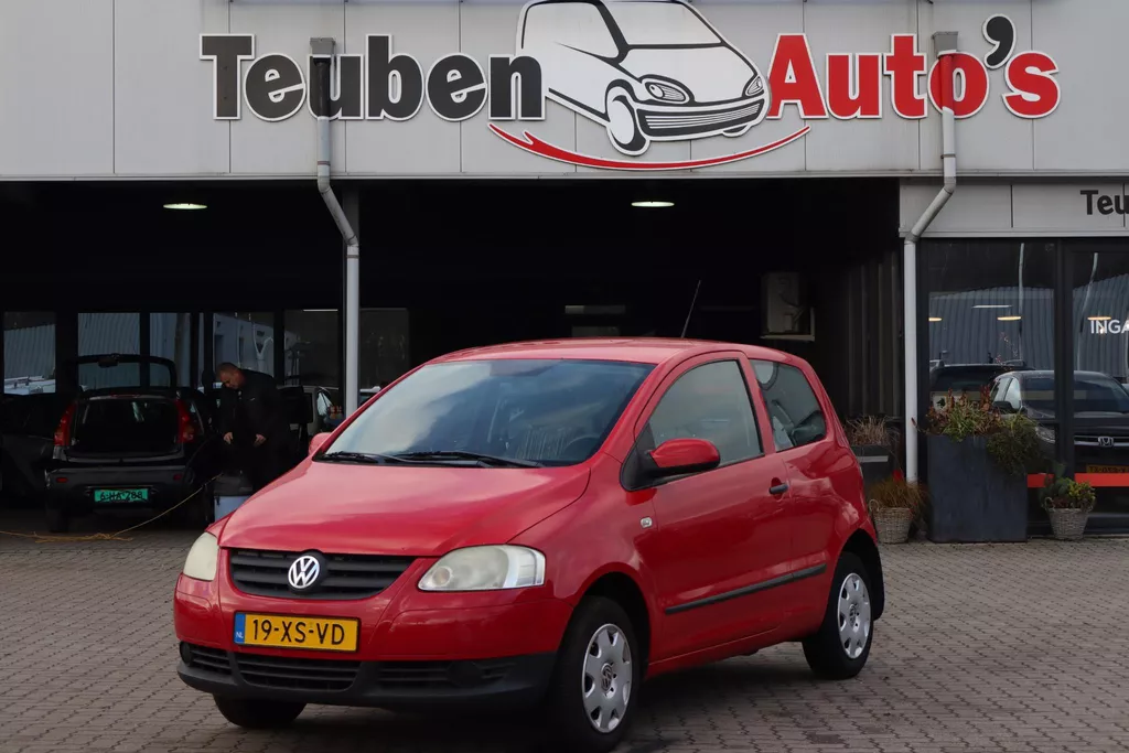 Volkswagen Fox 1.2 Trendline Radio cd speler, Elektrische ramen, APK tot  28-03-2026
