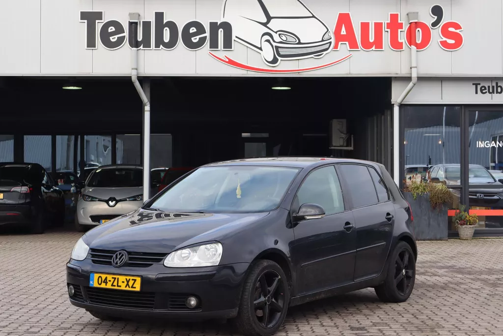 Volkswagen Golf 1.6 FSI Trendline Auto gaat niet in de 6e versnelling, Airco, Cruise control, Lichtmetalen wielen, Motorstoring brandt