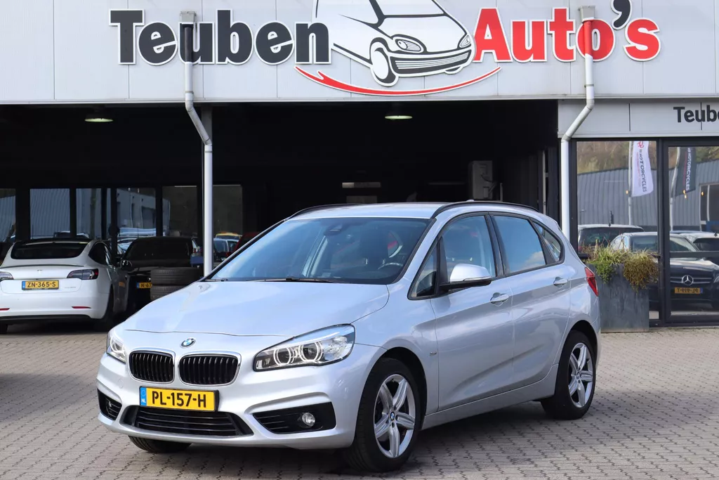 BMW 2-serie Active Tourer 218i Executive Climate control, Cruise control, Navigatie, Elektrische ramen, Lichtmetalen wielen