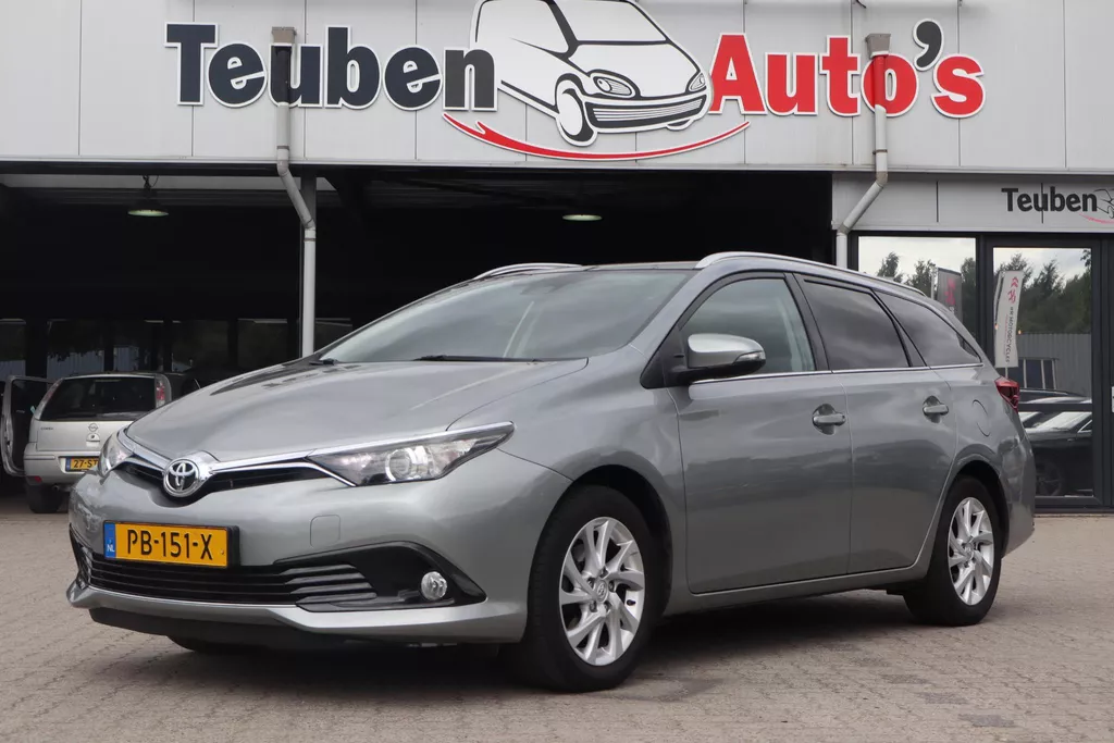 Toyota Auris Touring Sports 1.2T Trend | Panoramadak | Trekhaak | Camera | Dealer onderhouden