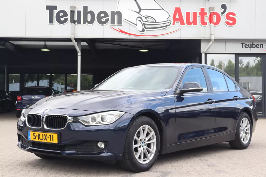 BMW 3-serie 320i EfficientDynamics Edition Business | Lederen bekleding | Head-up display | Navigatie groot scherm