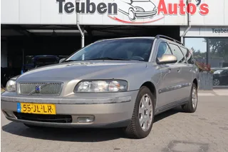 Volvo V70 2.4 Comfort Line | Cruise control | Airco | Trekhaak | Zie foto's!