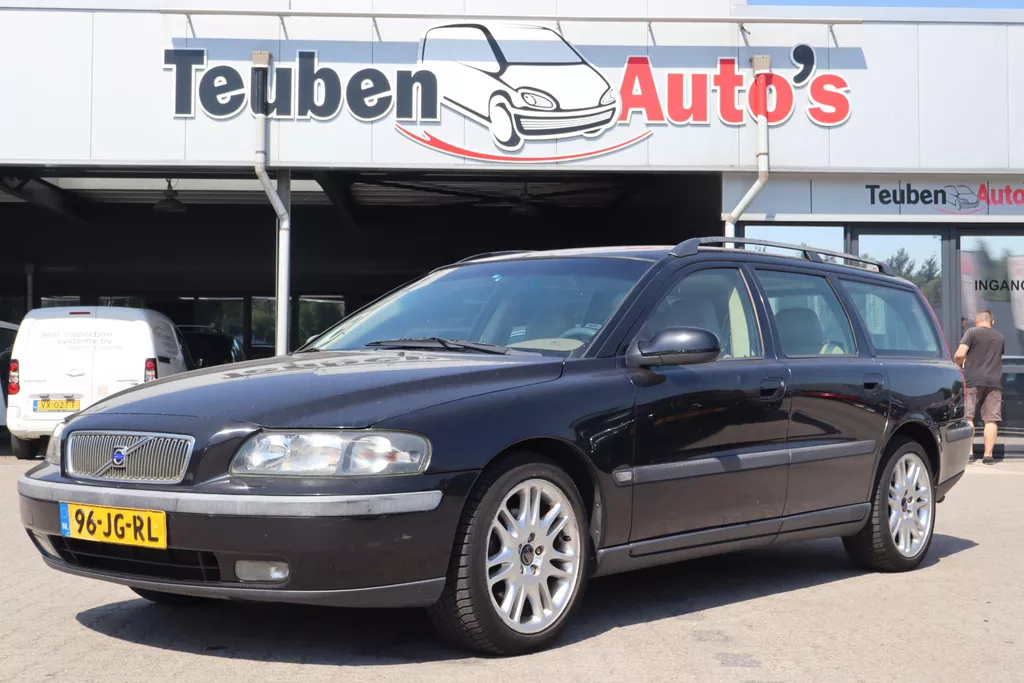 Volvo V70 2.4 Comfort Line | Leder | Cruise control | Climate control | Trekhaak | Dakrails