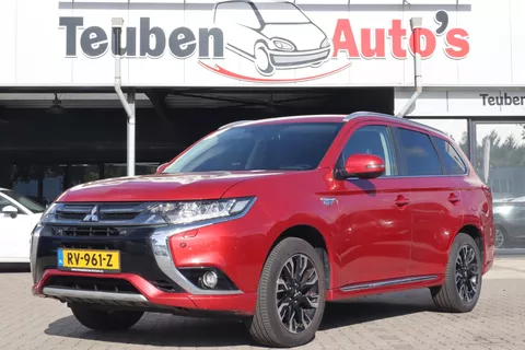 Mitsubishi Outlander 2.0 PHEV Premium | Achteruitrijcamera | Stoelverwarming | Lichtmetalen wielen | Cruise Control | Airco |