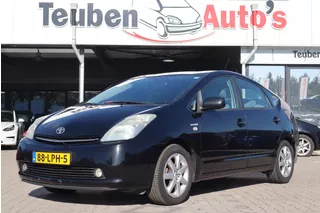 Toyota Prius 1.5 VVT-i Tech Edition | Navigatie | Camera | Cruise | Clima | Dealer onderhouden
