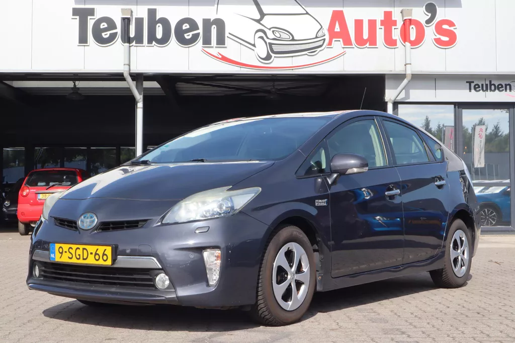Toyota Prius 1.8 Plug-in Executive Business | 88.000KM | Camera| Bluetooth | Cruise control | Climate control | Stoelverwarming