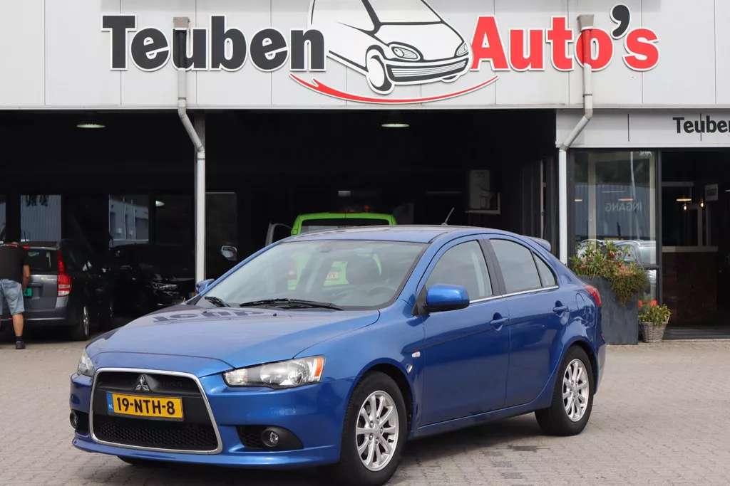Mitsubishi Lancer Sportback 1.6 Edition Two Parkeer sensoren, Elektrische ramen, Stoelverwarming voor