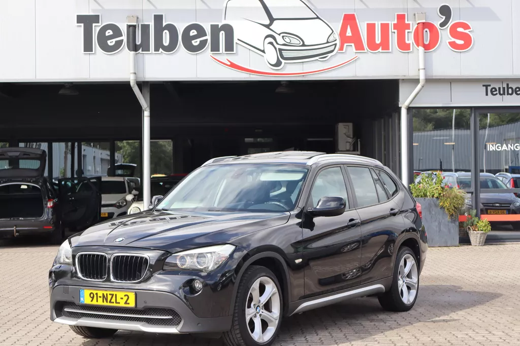 BMW X1 sDrive18i Executive Panoramadak, Schuif- kanteldak, Navigatie, Climate control, Cruise control, Elektrische ramen