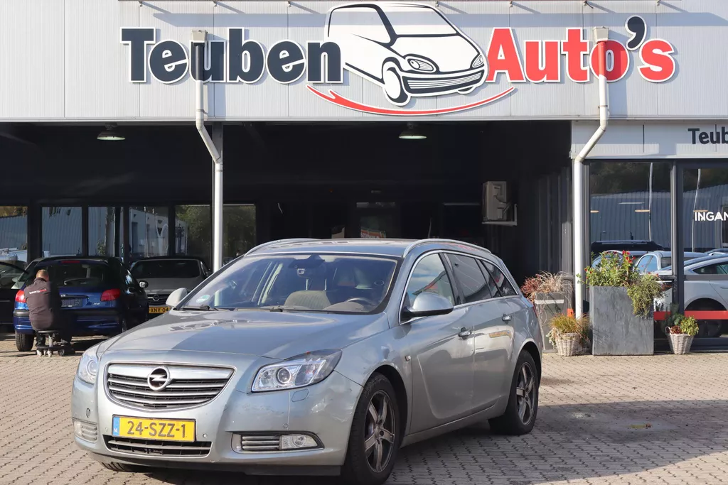 Opel Insignia Sports Tourer 2.0 CDTI EcoFLEX Cosmo Motor loopt niet hij gaat wel rond.