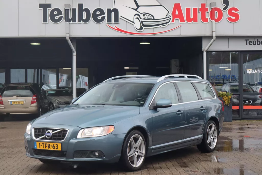 Volvo V70 2.0 D4 Summum (5 Cilinder)Navigatie, Lederen interieur, Stoelverwarming, Trekhaak, Cruise control, Distributie v.v. bij 188.447 km