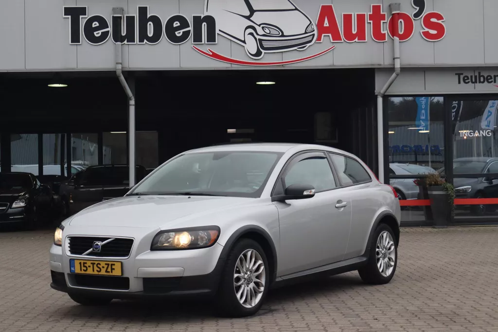 Volvo C30 2.0 Kinetic Airco, Climate control, Trekhaak, Lichtmetalen wielen