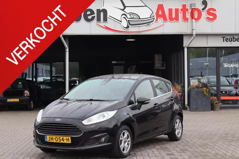 Ford Fiesta 1.5 TDCi Titanium Stoelverwarming, Navigatie, Camera, Climate control, Cruise control