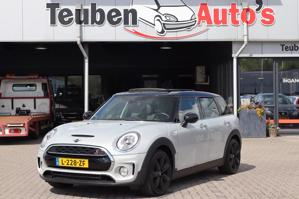 Mini Mini Clubman 2.0 Cooper S Chili Serious Business Panoramadak, Schuif- kanteldak, Stoelverwarming, Navigatie, JCW interieur, Apple Carplay