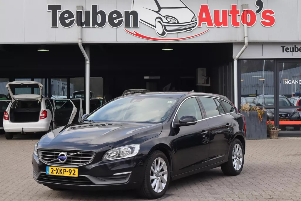 Volvo V60 2.0 D4 Momentum Navigatie, Cruise control, Lichtmetalen wielen, Trekhaak
