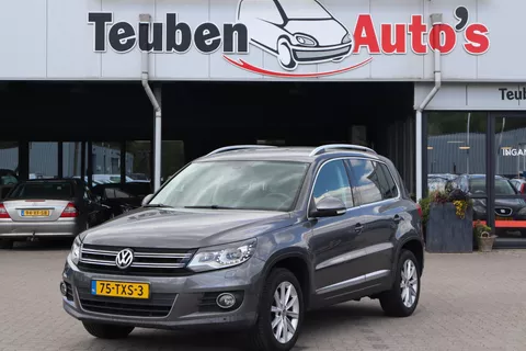 Volkswagen Tiguan 1.4 TSI Sport&amp;Style Navigatie, Climate control, Trekhaak, Stoelverwarming, Cruise control