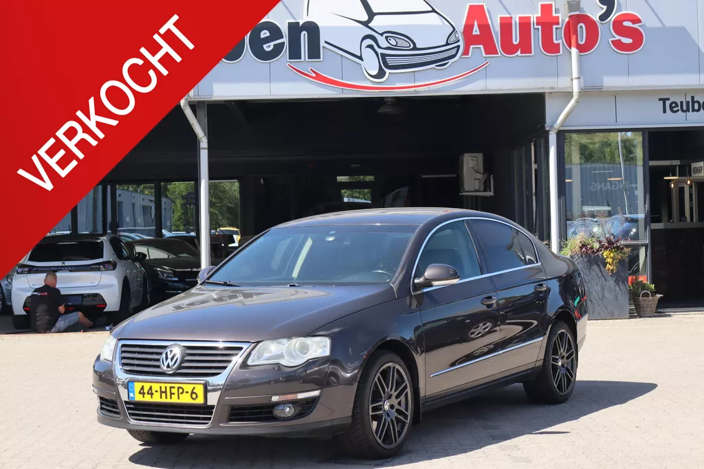 Volkswagen Passat 1.4 TSI Comfortline Lederen interieur, Navigatie, Cruise control, Trekhaak, Climate control, Verwarmde voorstoelen