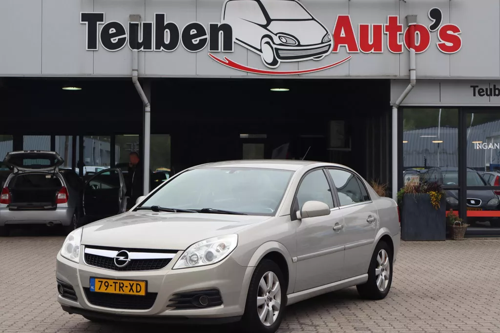 Opel Vectra 1.8-16V Cosmo Climate control, Cruise control, Elektrische ramen, Trekhaak, Lichtmetalen wielen
