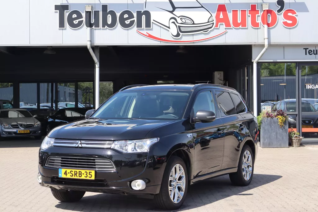 Mitsubishi Outlander 2.0 PHEV Instyle Climate control, Navigatie, Camera, Trekhaak, Schuif- kanteldak,