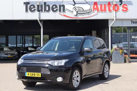 Mitsubishi Outlander 2.0 PHEV Instyle Climate control, Navigatie, Camera, Trekhaak, Schuif- kanteldak,