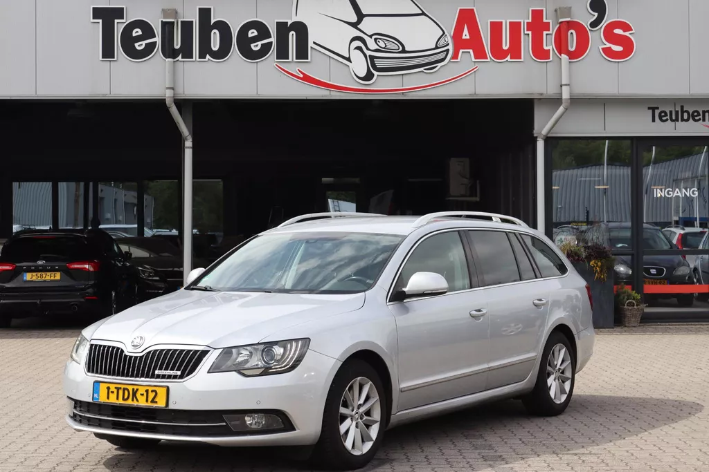 Skoda Superb Combi 1.6 TDI Sprint Pro Navigatie, Cruise control, Trekhaak, Stoelverwarming, Elektrische ramen