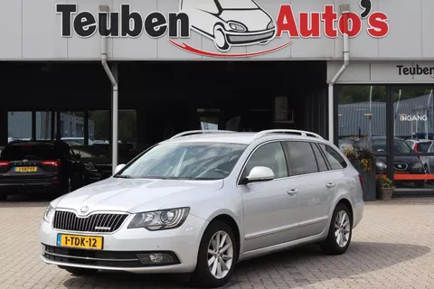 Skoda Superb Combi 1.6 TDI Sprint Pro Navigatie, Cruise control, Trekhaak, Stoelverwarming, Elektrische ramen