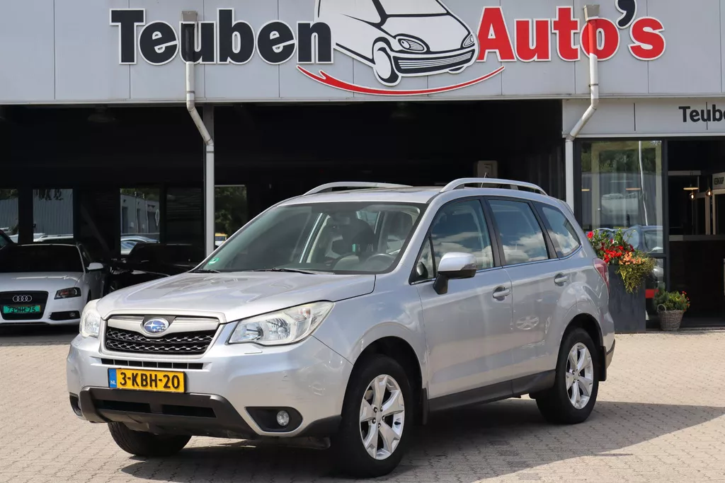 Subaru Forester 2.0 Executive Climate control, Navigatie, Cruise control, Schuif- kanteldak, Trekhaak, Camera