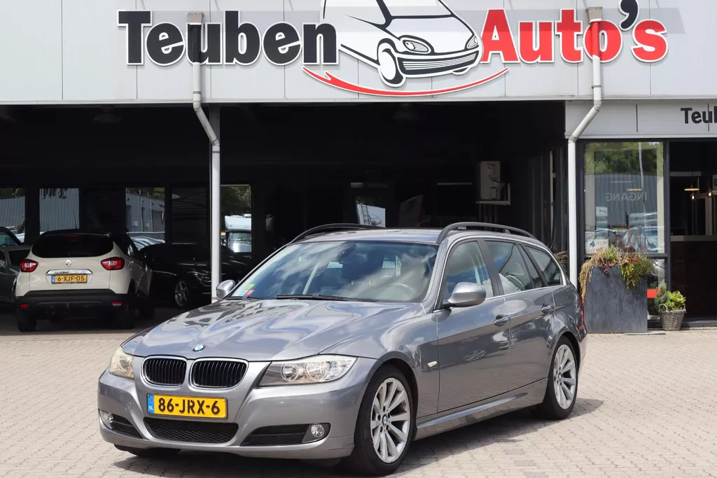 BMW 3-serie Touring 320i Business Line Afneembare Trekhaak, Climate control, Navigatie, Cruise control,