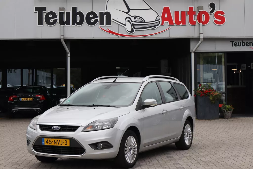 Ford Focus Wagon 1.8 Limited Flexi Fuel Navigatie, Climate control, Cruise control, Elektrische ramen,