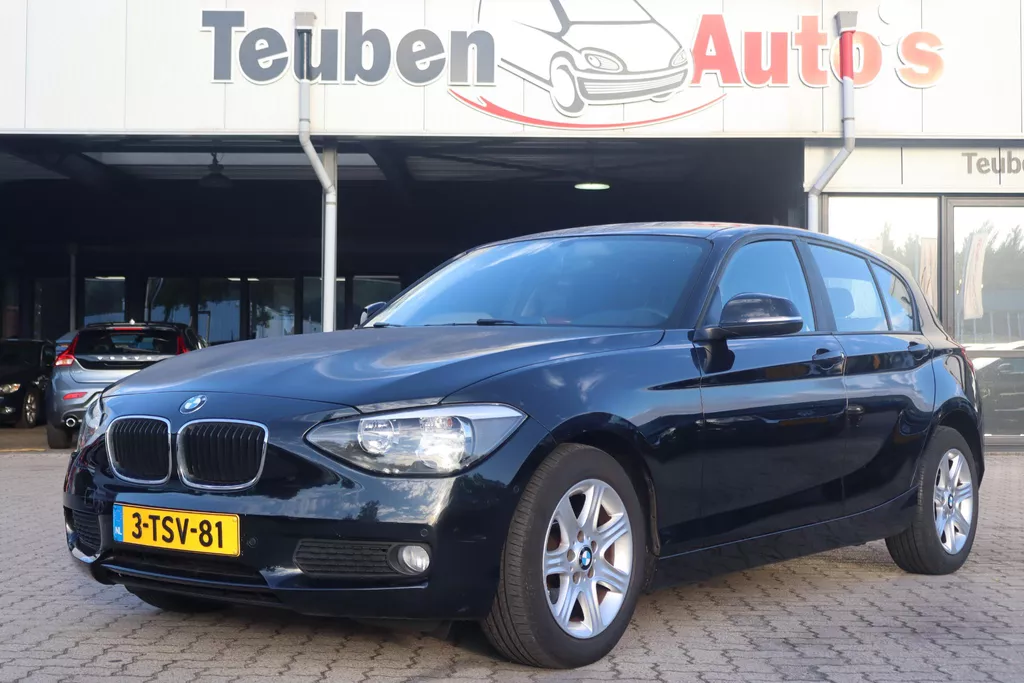 BMW 1-serie 116i Business | Automaat | Parkeer assistent | Navigatie | Airco | Cruise control