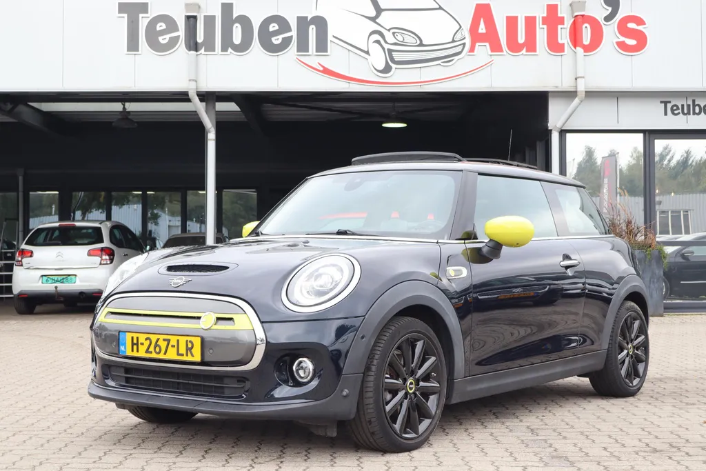 MINI Electric Yours 33 kWh | SOH 95,7% |39.600km | Leder | Sportstoelen | Panormadak | Harman/kardon