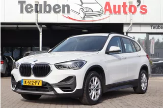 BMW X1 sDrive20i Executive Edition | NL Auto/1e Eigenaar | Head-up display | Cruise | Clima | Kofferdeksel elektrisch
