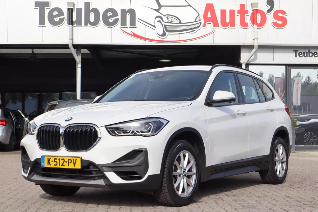 BMW X1 sDrive20i Executive Edition | NL Auto/1e Eigenaar | Head-up display | Cruise | Clima | Kofferdeksel elektrisch