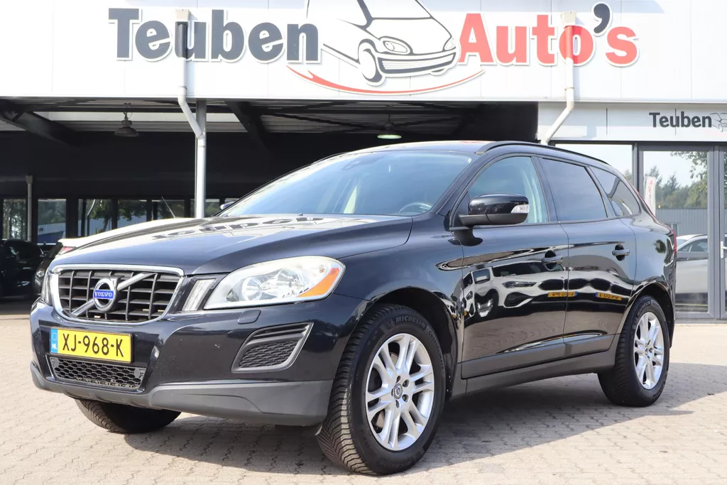Volvo XC60 2.0T Kinetic | Automaat | Bluetooth | Cruise control | Stoelverwarming | Climate control | Afneembare Trekhaak |