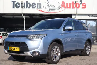 Mitsubishi Outlander 2.0 PHEV Executive Edition | Leder | Glazen schuifdak | Camera | Trekhaak | Cruise control | Climate control