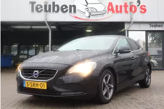 Volvo V40 1.6 D2 Momentum | Trekhaak | Lichtmetaal | Navigatie | Dealer onderhouden | D-riem vv 270.000km.