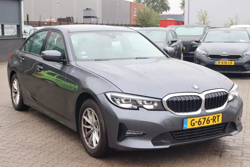 BMW 3-serie 320i Executive Edition | NL Auto/2e Eigenaar | Navigatie full map | Virtual cockpit | Bluetooth | Climate control | Cruise control