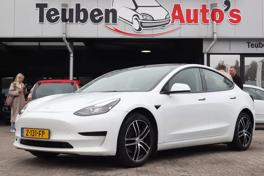 Tesla Model 3 Standard RWD Plus 60 kWh | SOH 90,1% | Warmtepomp | Full Self-Driving computer 3 | Lichtmetalen velgen